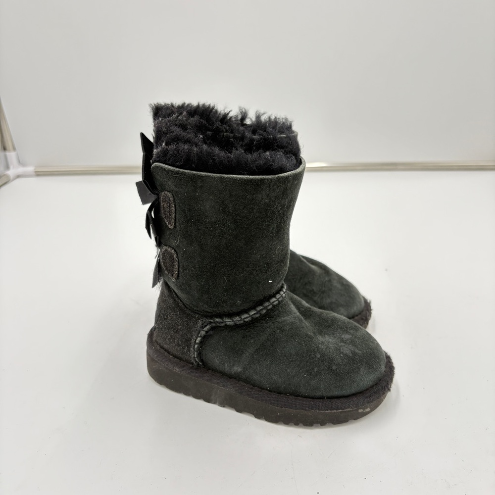Ugg Bailey Bow II Black Suede Shearling Boots Kids Toddler Youth Childrens Sz 6